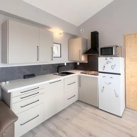 4/6 Personnes La Melodie Du Bonheur *